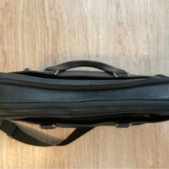 Tumi Business Bag 69730HKO Berwick Double Zip Leather Black